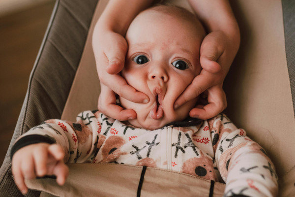 Babysnoet Met Handjes Van Ouder Kindje Rh