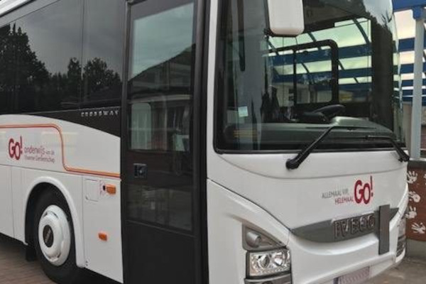 Schoolbus 600X400