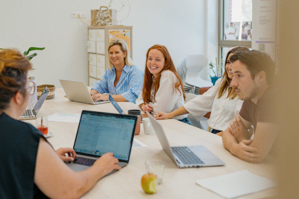 Onderwijsteam In Vergadering Rh